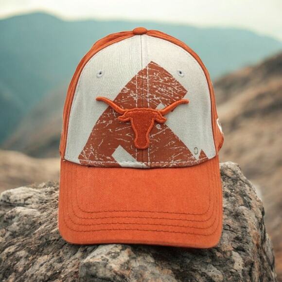 New Era Texas Longhorns Fitted Size Med - Large Cap Hat Big T Embroidered Logo - Picture 1 of 10